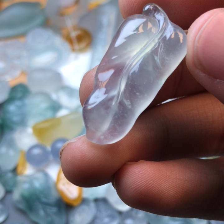 定制翡翠未镶嵌挂件