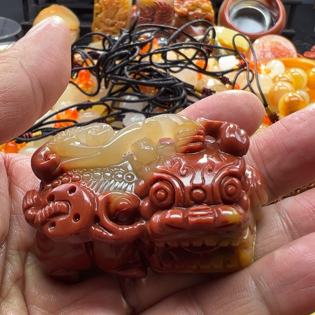 石英质玉未镶嵌颈饰