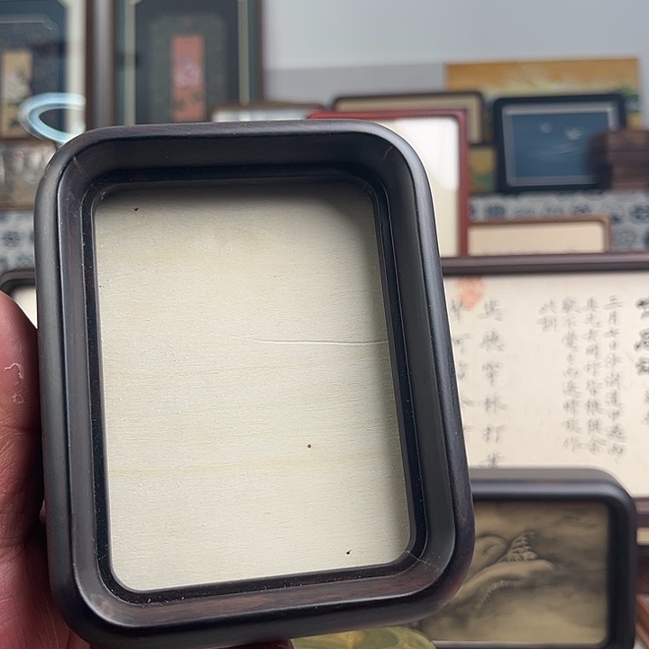 4寸紫光檀空框。 数量1