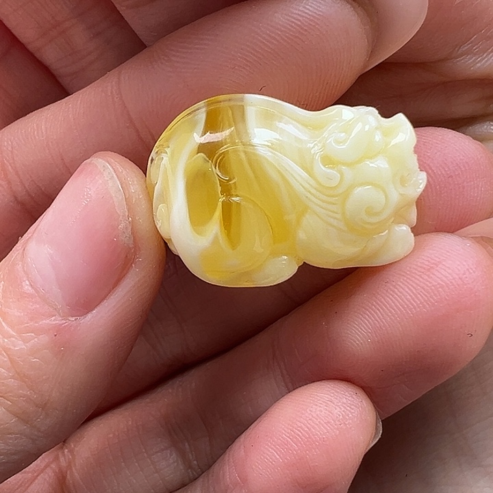 蜜蜡未镶嵌珠宝奇石