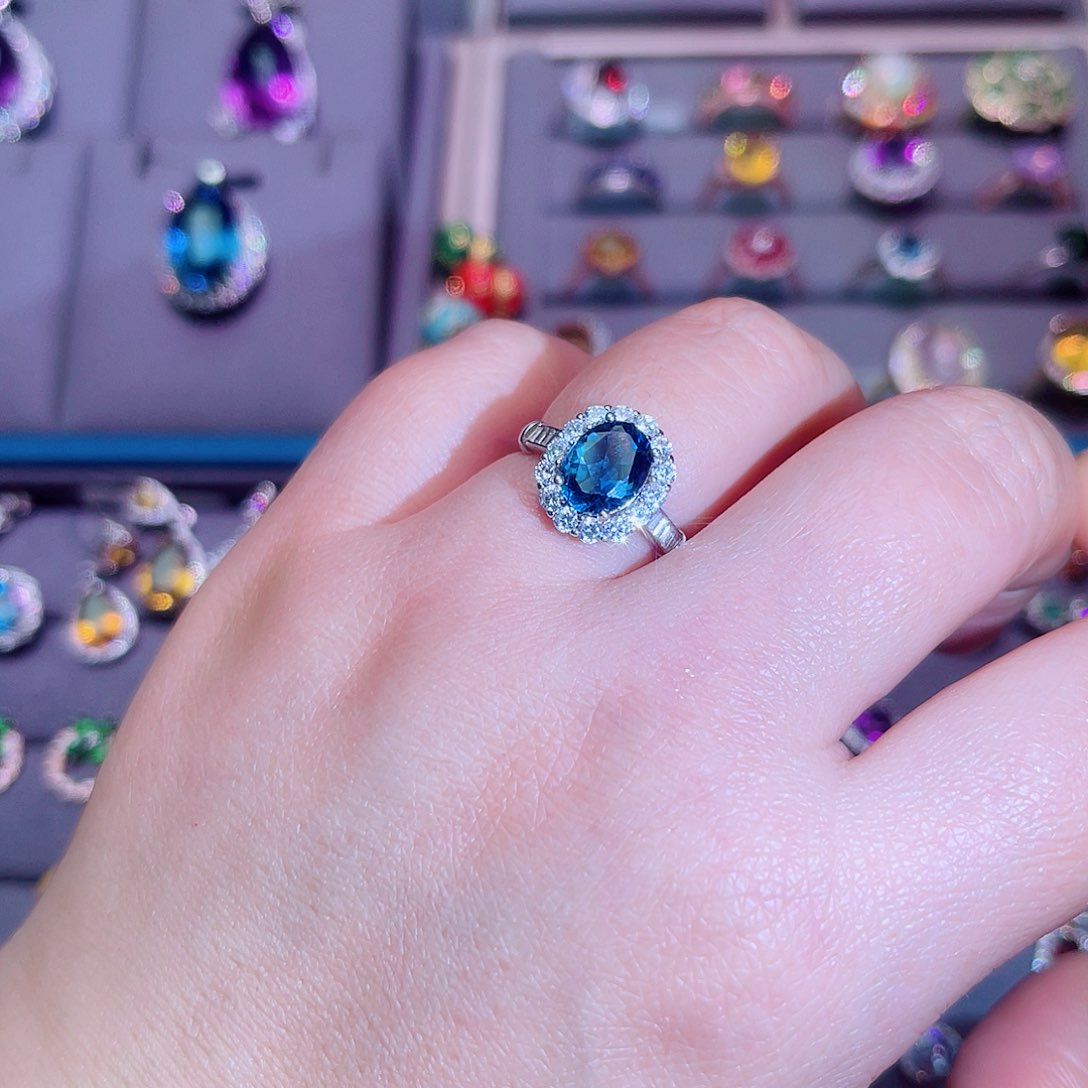 银S925镶嵌戒指托帕石