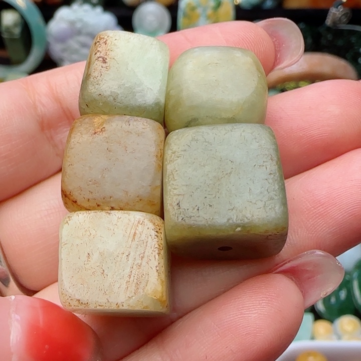 翡翠颈饰未镶嵌天然A货75