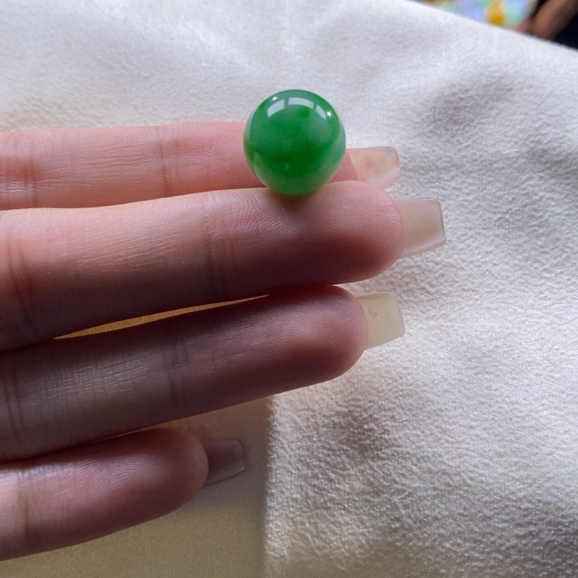 【闪购商品】翡翠颈饰未镶嵌辣绿珠卡13.6