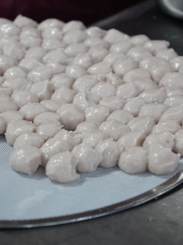 广东纯手工马鲛鱼圆白腹马鲛鱼加大乌烟做新鲜鱼丸火锅煲汤炒菜