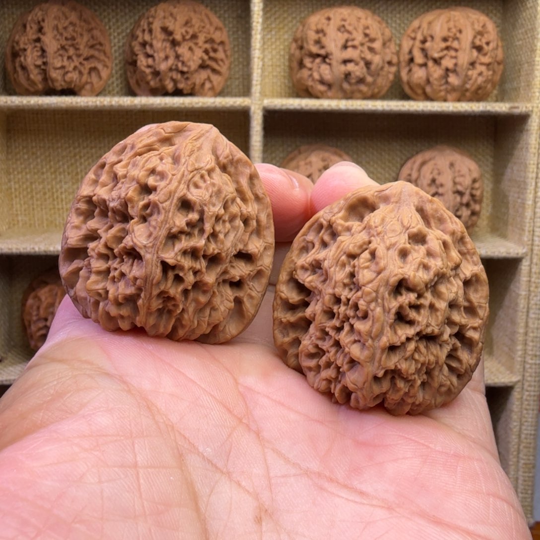 吊坠文玩核桃文玩核桃南疆点黄38