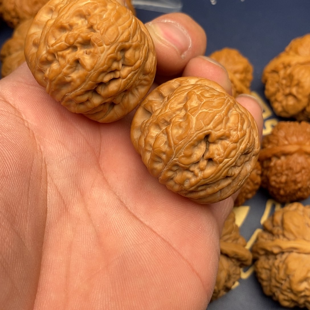 文玩核桃把件42元宝