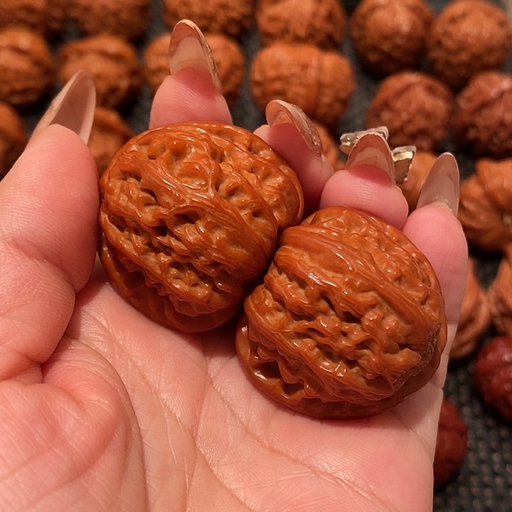 独***°文玩核桃吊坠白狮子0767