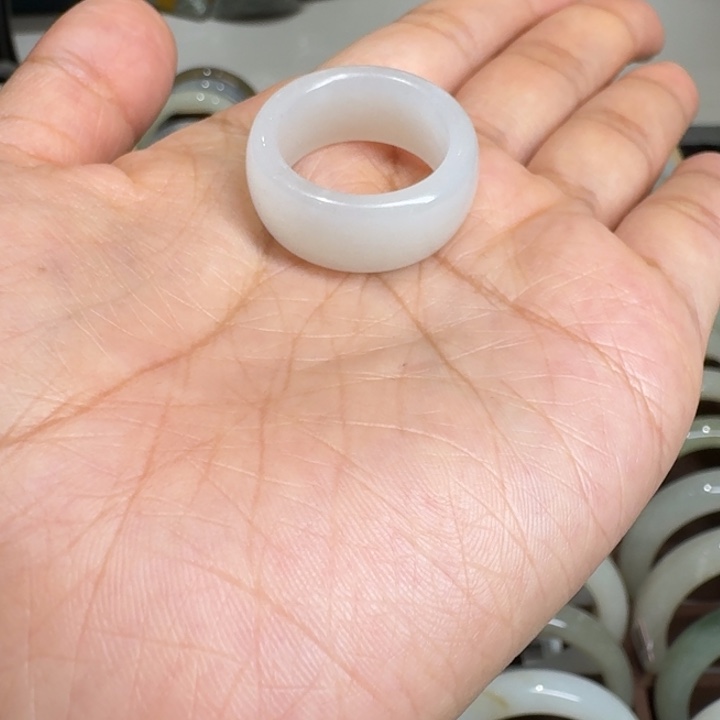 金***️和田玉（糖玉）未镶嵌手镯