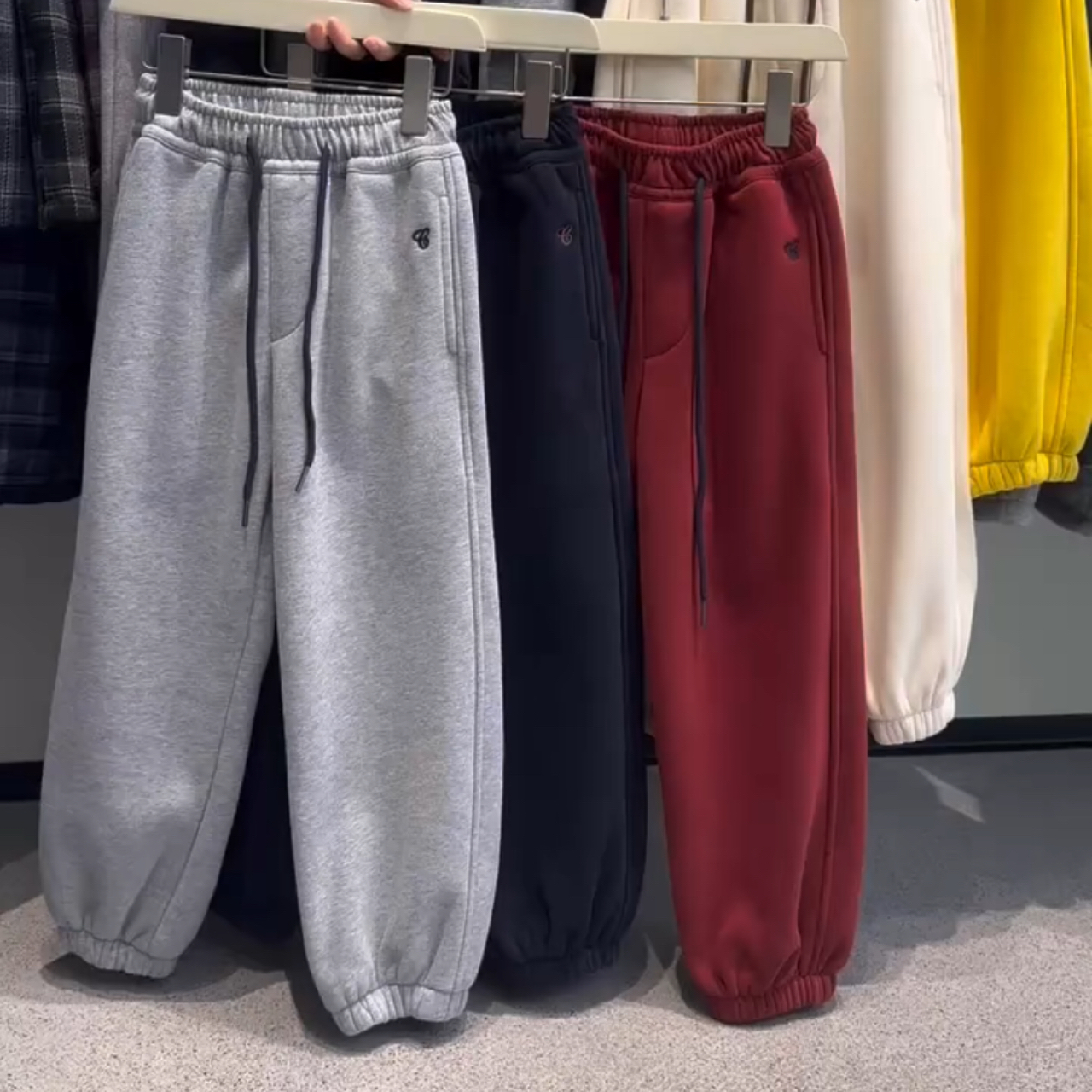 百搭实用版冬季加绒束脚口运动裤 休闲裤 中大童25D027