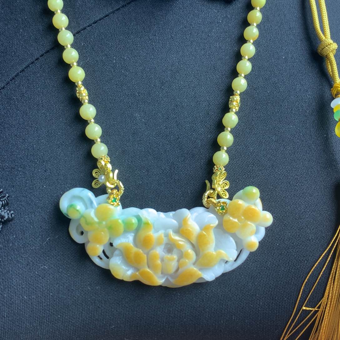 翡翠颈饰未镶嵌翡翠