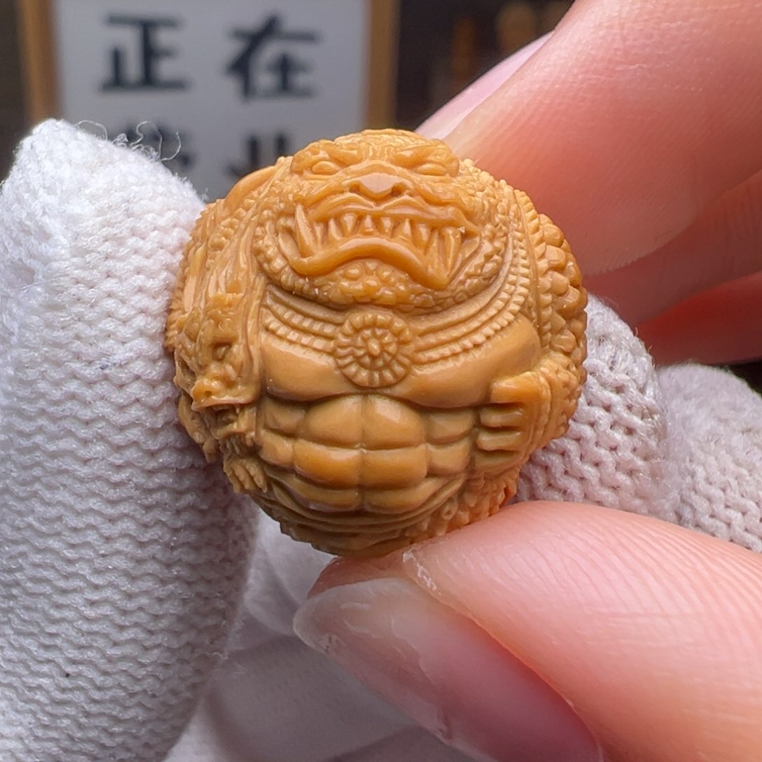 猴头核桃把件精修款御龙金蟾18左右尺寸全品有正常封口线