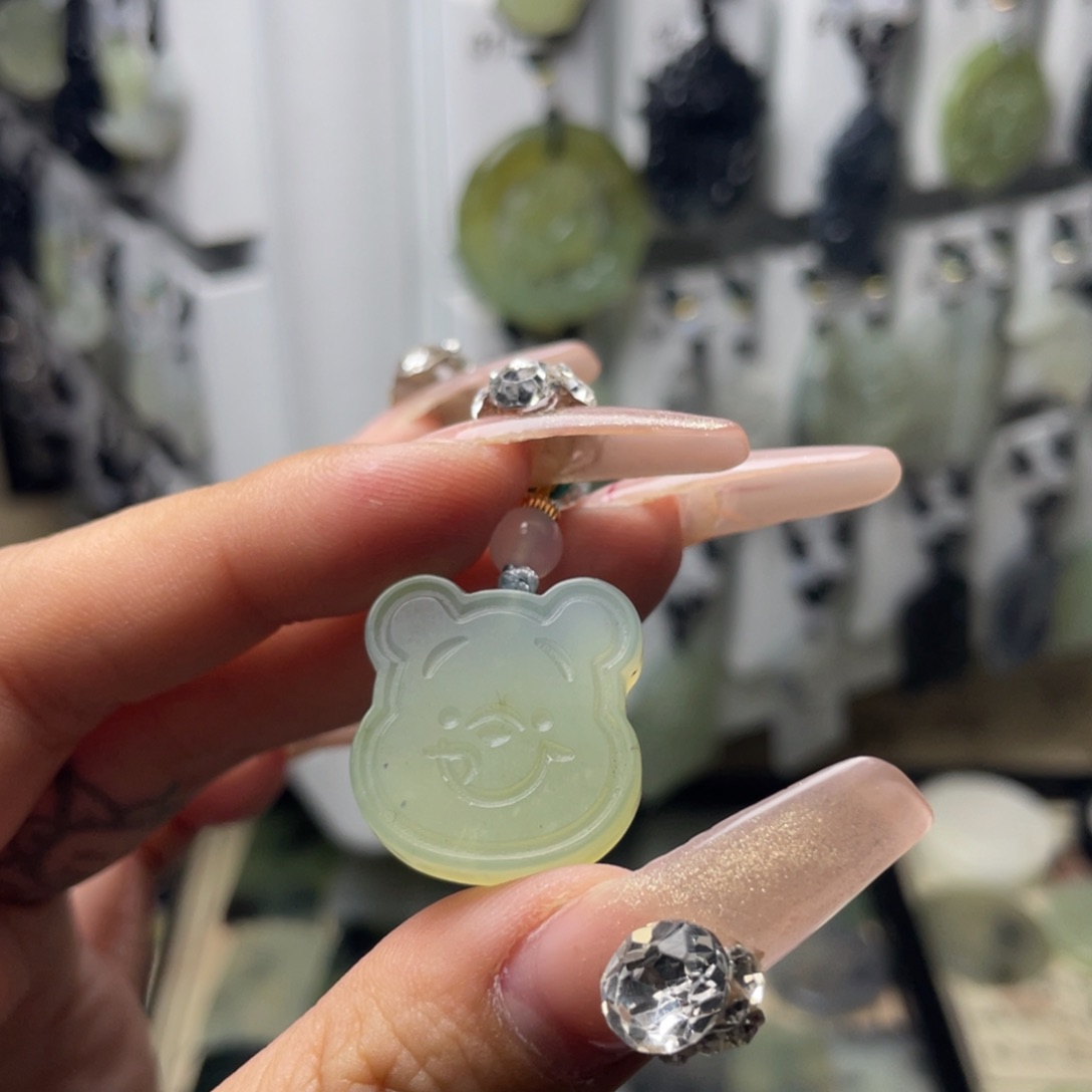 岫玉颈饰未镶嵌维尼熊