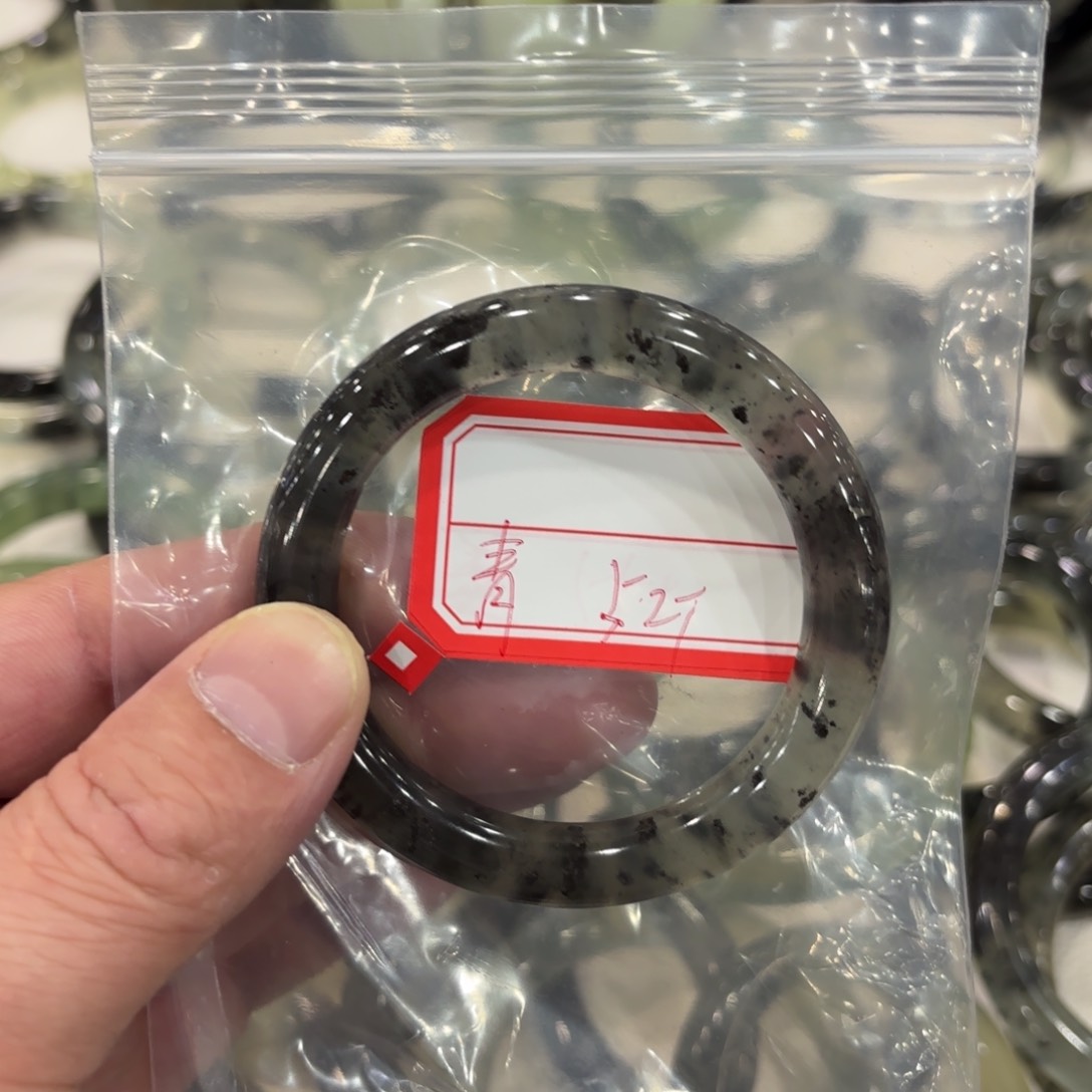 蛇纹石玉手镯未镶嵌青*