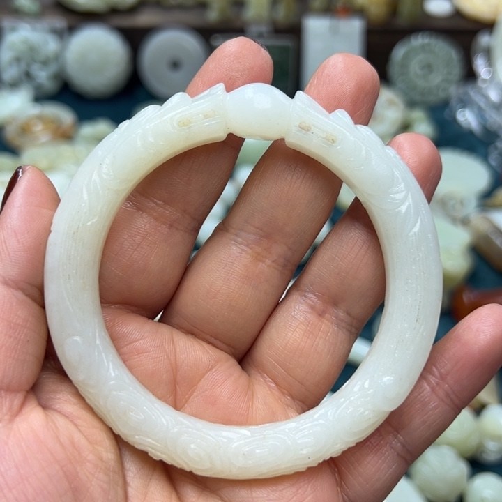 和田玉手镯未镶嵌