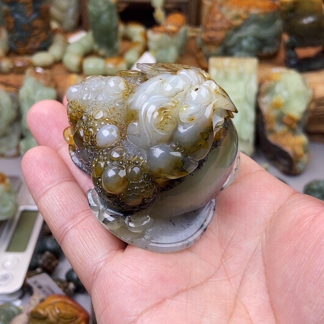 蛇纹石玉把件合金