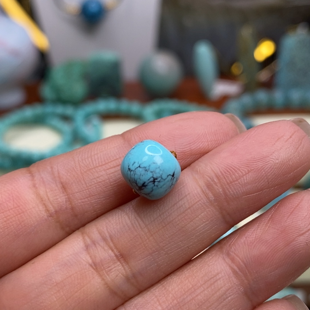 绿松石未镶嵌珠宝奇石9.4×8.6