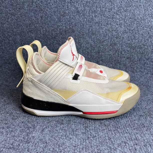 42/Aj33白水泥/鞋面氧化/二手正品篮球鞋/实图如下