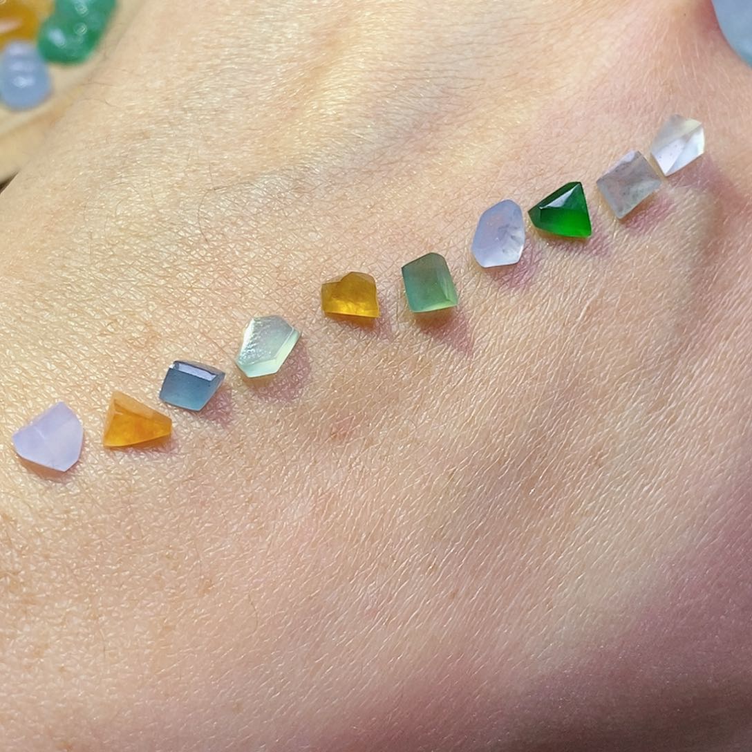 翡翠颈饰未镶嵌翡翠