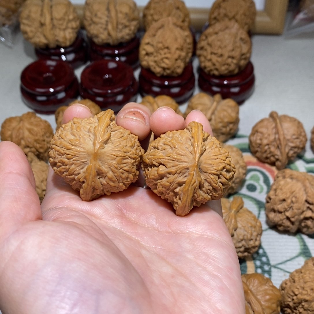 文玩核桃把件36尺红宝石