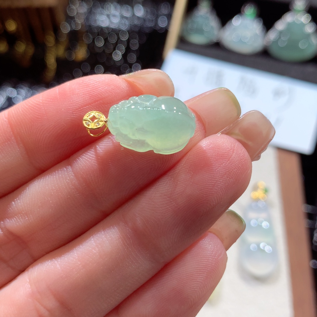 翡翠18K金镶嵌挂件翡翠