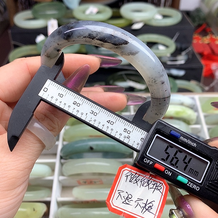 蛇纹石玉手镯未镶嵌487