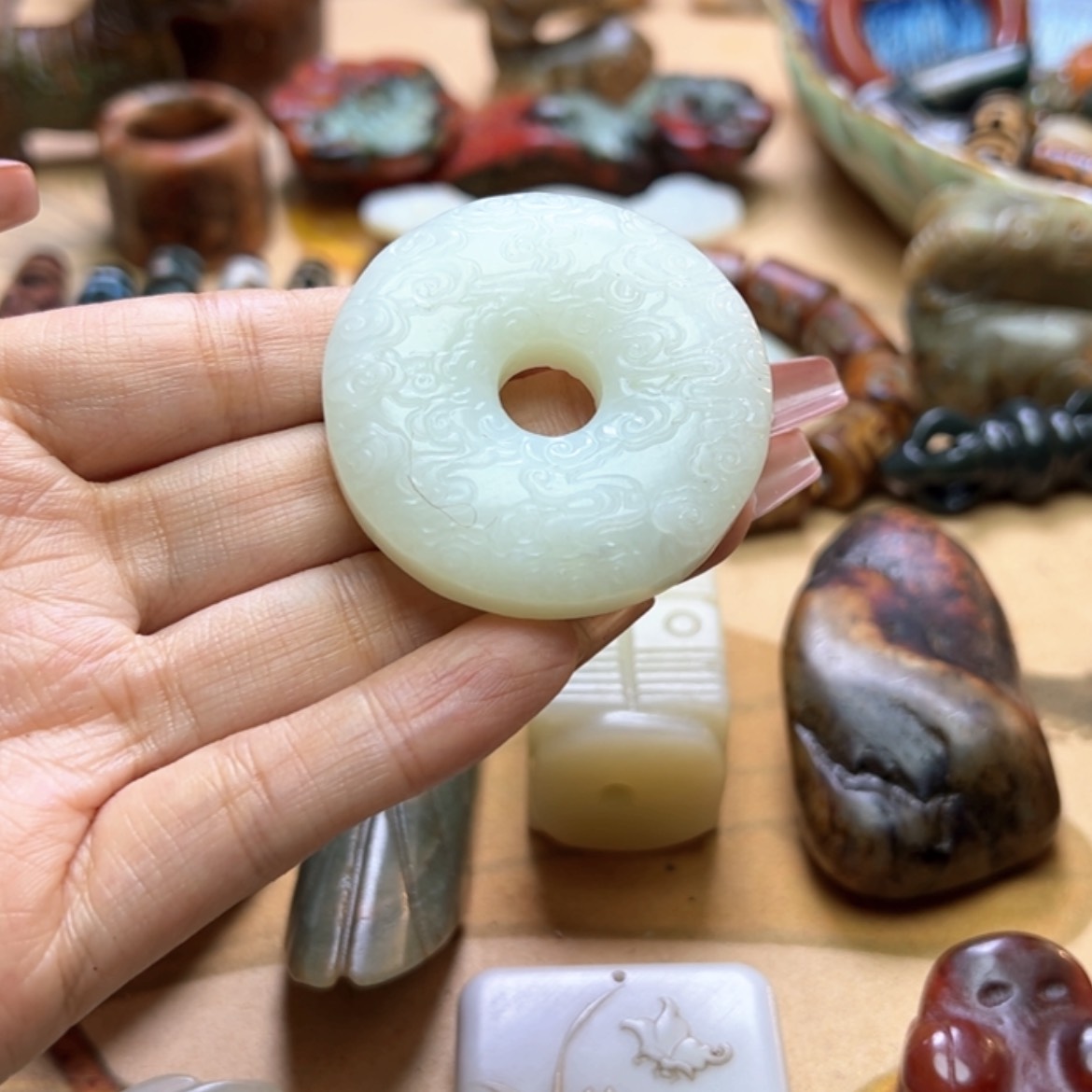 【闪购商品】蛇纹石玉颈饰未镶嵌