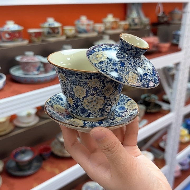 瓷片他也没有和别的女孩