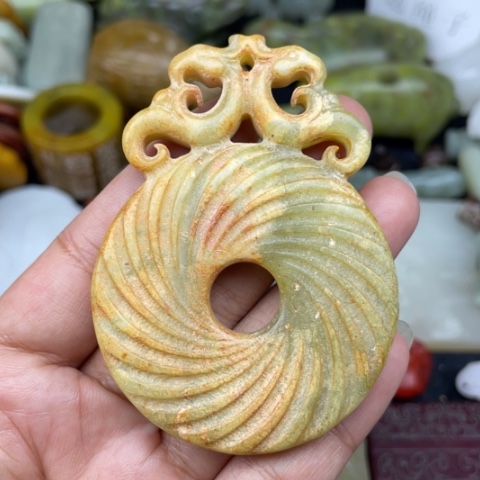 蛇纹石玉未镶嵌颈饰107