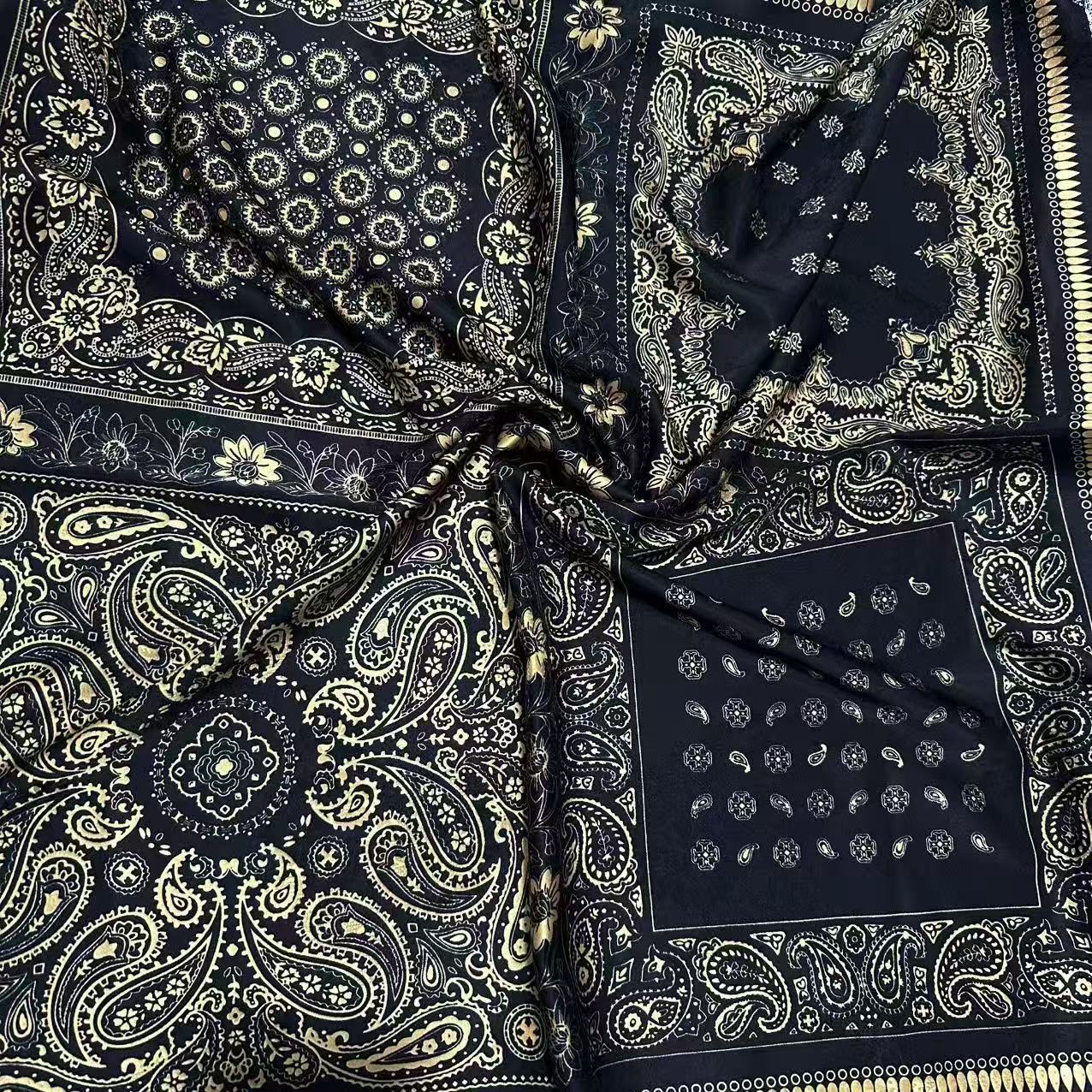 C141【四喜腰果】65*65左右女士丝巾