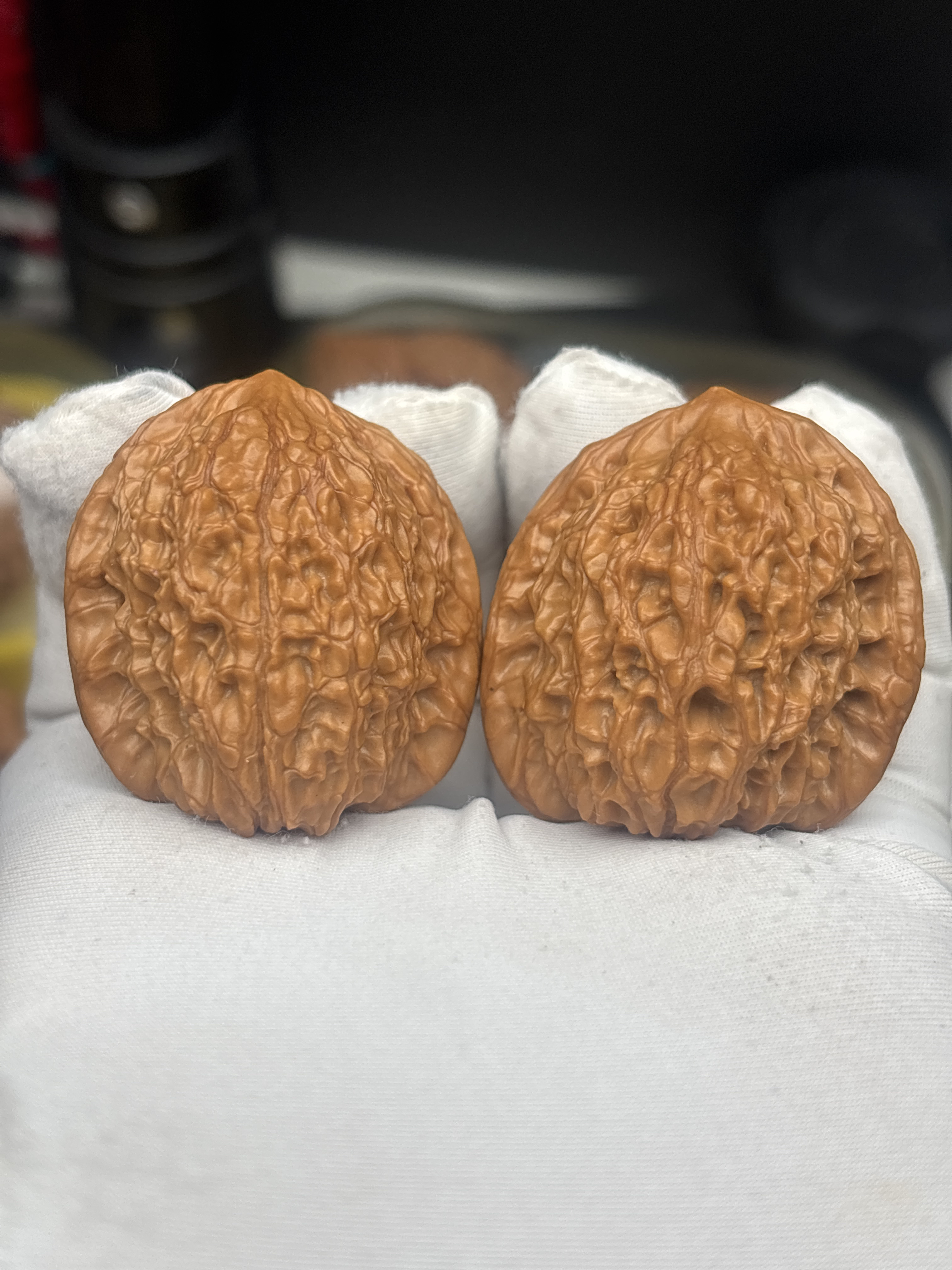 蚂蚁纹文玩核桃，（小手捻），全品打底，边31肚29.5高32