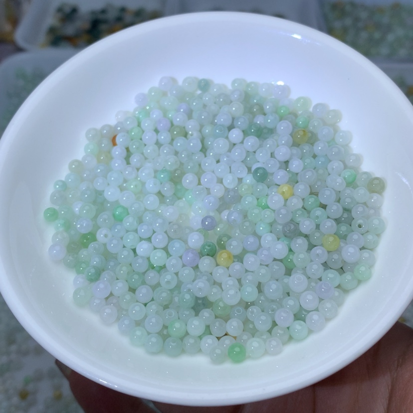 【闪购商品】翡翠手链未镶嵌卡3.8冰绿白100颗