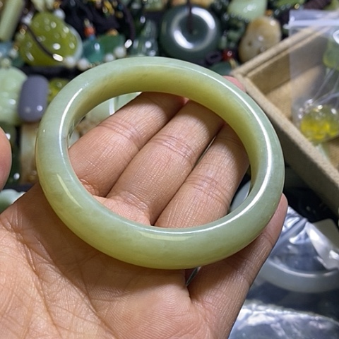 和田玉手镯未镶嵌58口径