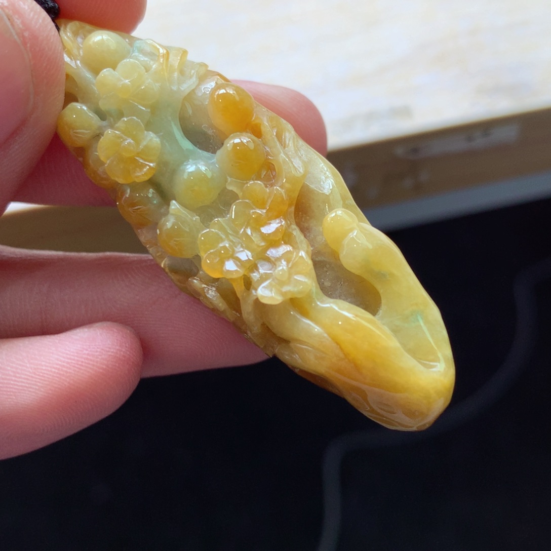 翡翠颈饰未镶嵌吊坠