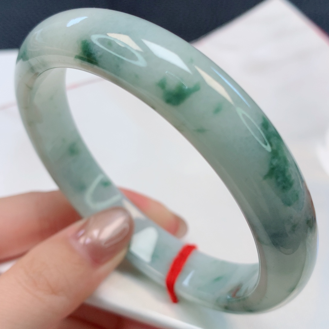 【闪购商品】翡翠手镯未镶嵌61+圈