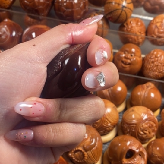 橄榄核吊坠玉华蝴蝶