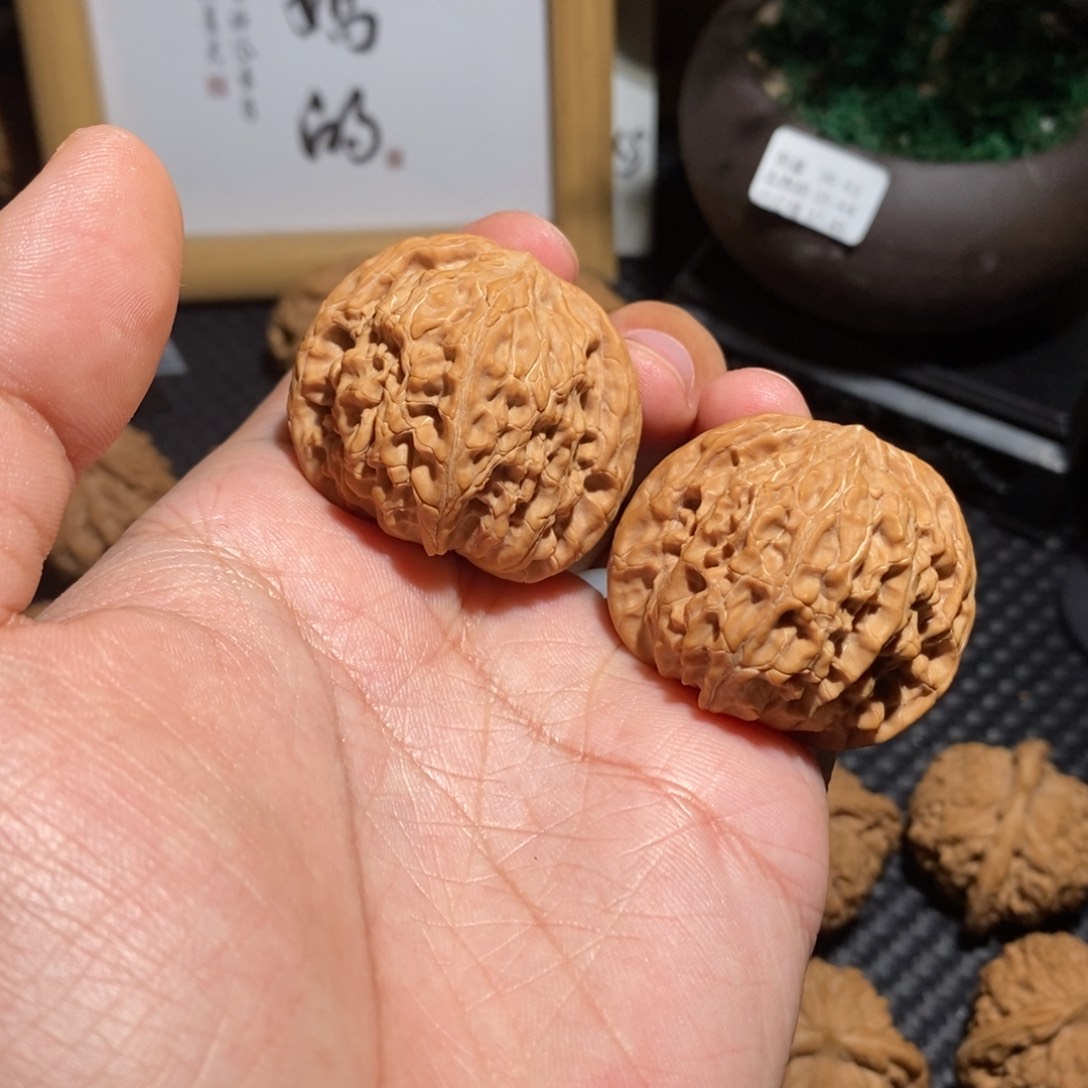 文玩核桃把件40全品山地磨盘