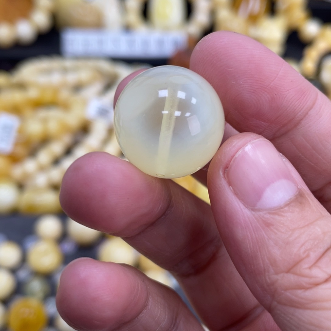 琥珀珠宝奇石未镶嵌19.6mm特色荧光