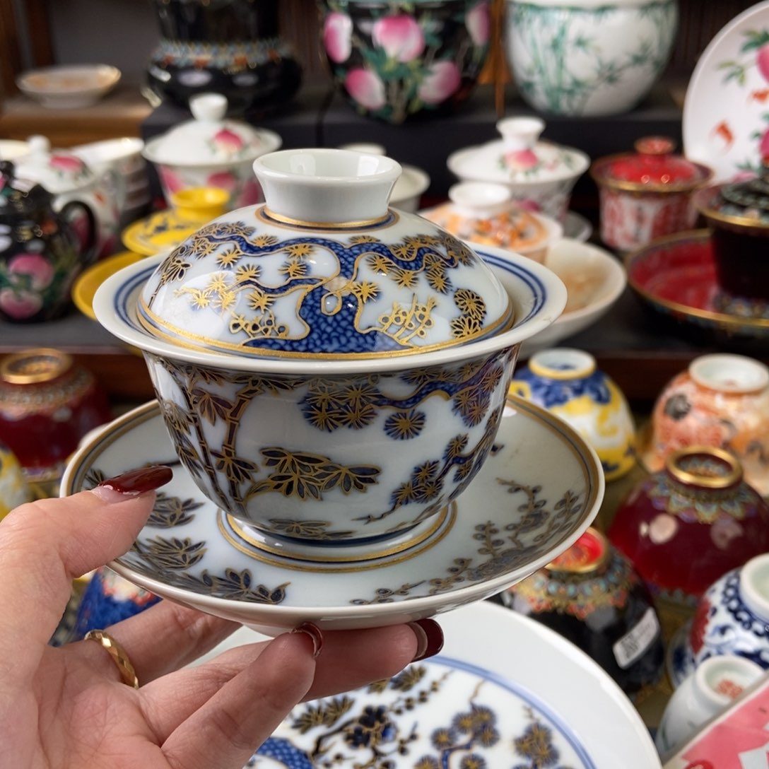 陶瓷艺术家的作品是一