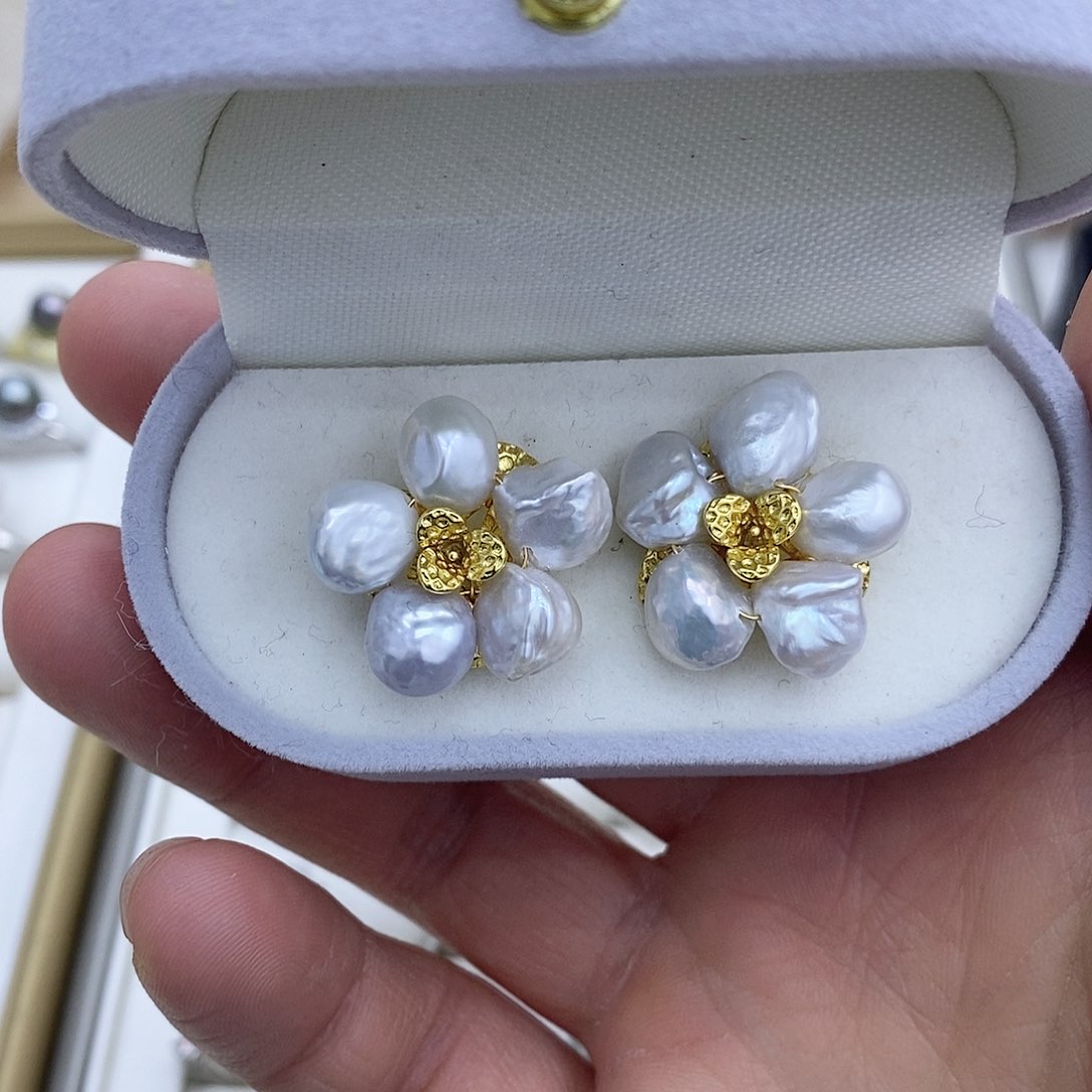 淡水珍珠耳饰未镶嵌