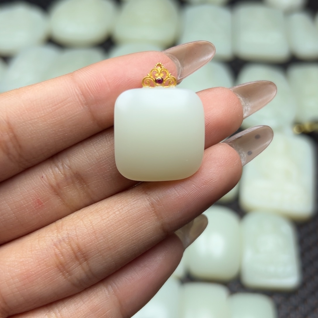 和田玉吊坠18K金镶嵌用****4