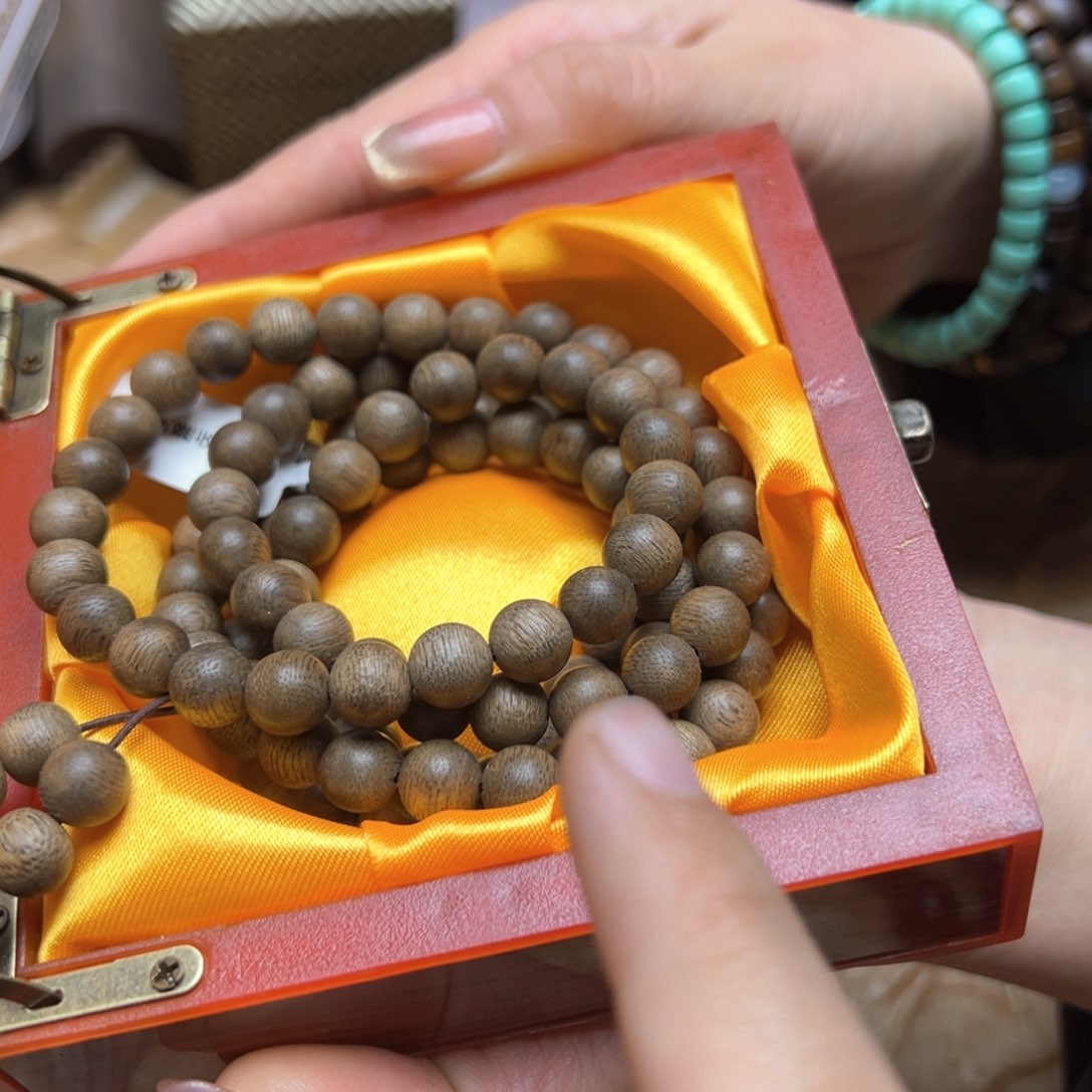 大叶紫檀（黑酸枝木类）