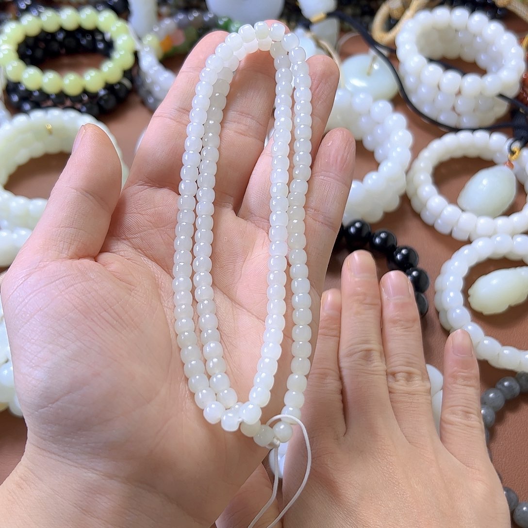 和田玉未镶嵌项链