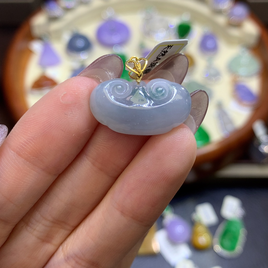 翡翠18K金镶嵌颈饰翡翠