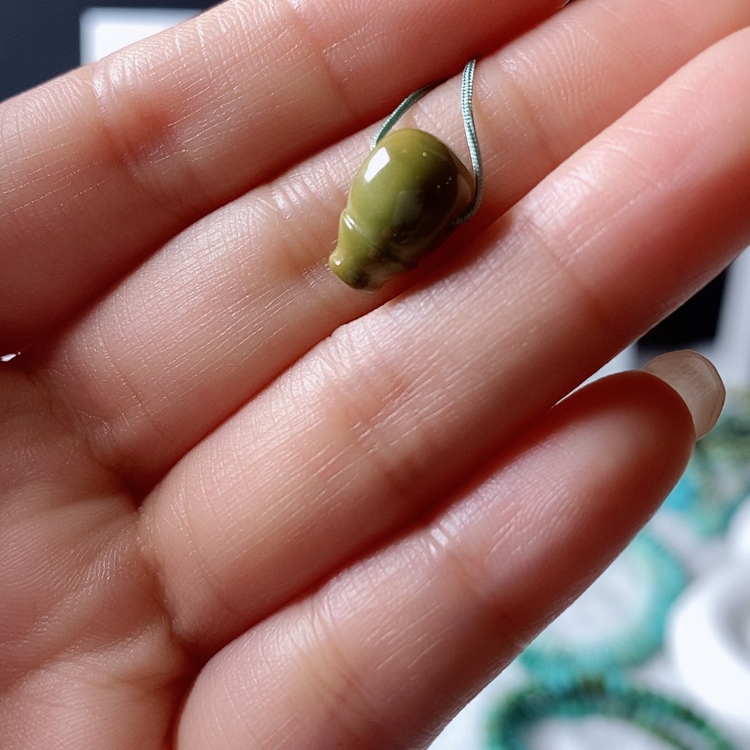 绿松石颈饰未镶嵌