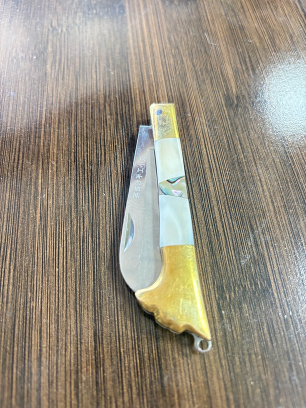 新疆英吉沙手工小刀贝壳折叠刀