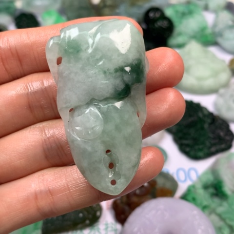 翡翠颈饰未镶嵌翡翠