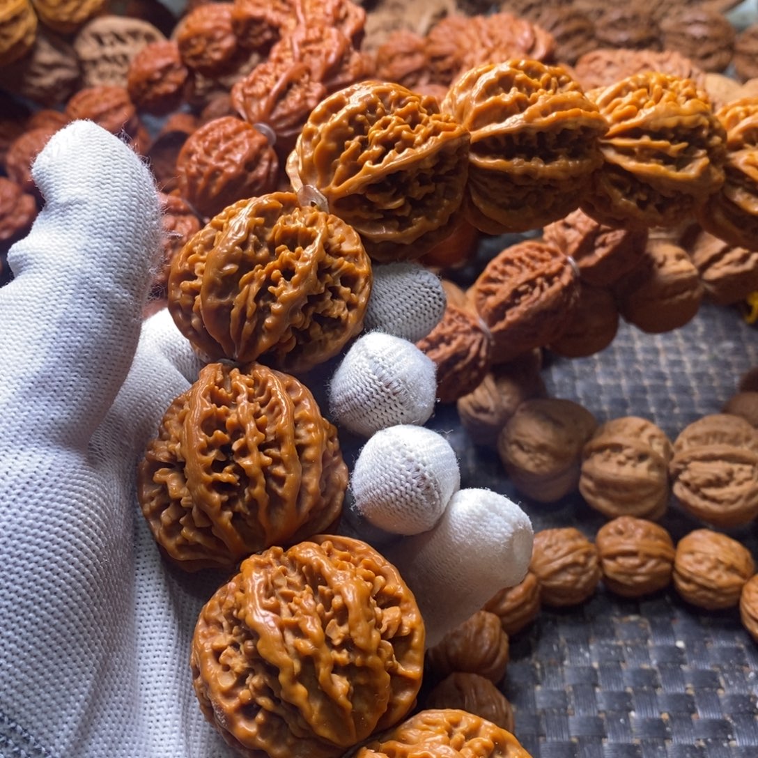 小***小吊坠文玩核桃粗筋八棱