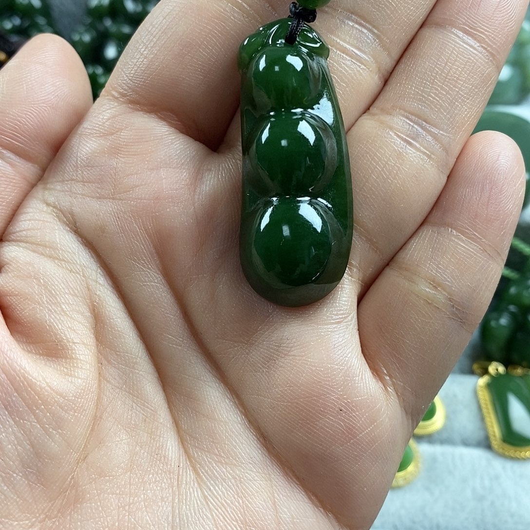 和田玉（碧玉）未镶嵌颈饰