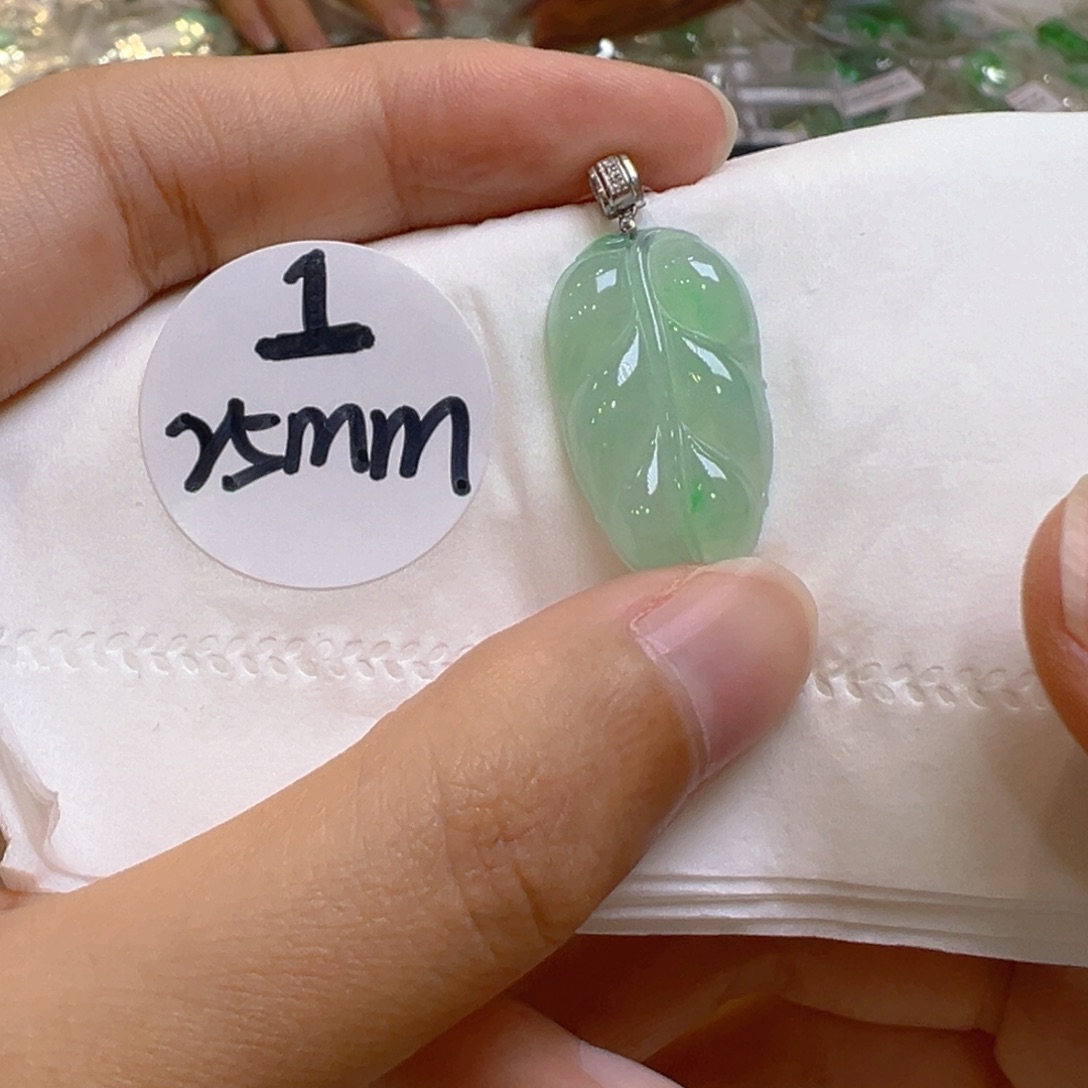 吊坠(不含链)18K金镶嵌翡翠