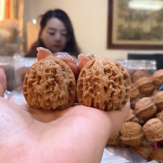 文玩核桃吊坠35➕红雀尖有伤